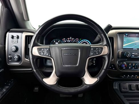Used 2018 GMC Sierra 2500 Denali w/ Duramax Plus Package AWD/4WD image 4