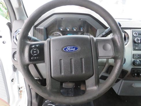 Used 2012 Ford F350 XLT w/ Snow Plow Prep Pkg AWD/4WD image 12