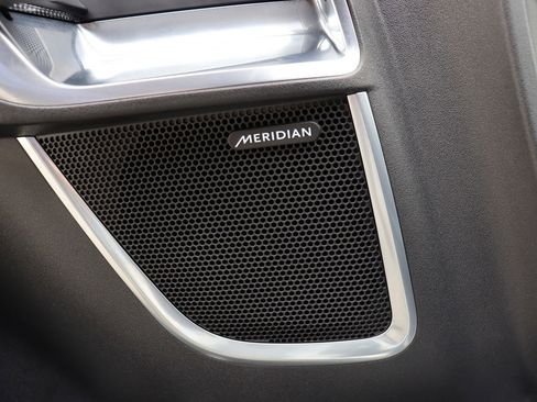 Used 2019 Jaguar E-PACE S image 25