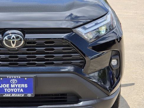 Used 2022 Toyota RAV4 XLE Premium FWD image 4