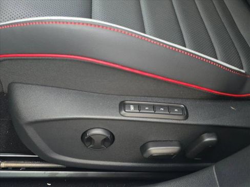 New 2025 Volkswagen GTI SE image 6