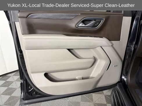 Used 2022 GMC Yukon XL SLT w/ SLT Luxury Package image 15