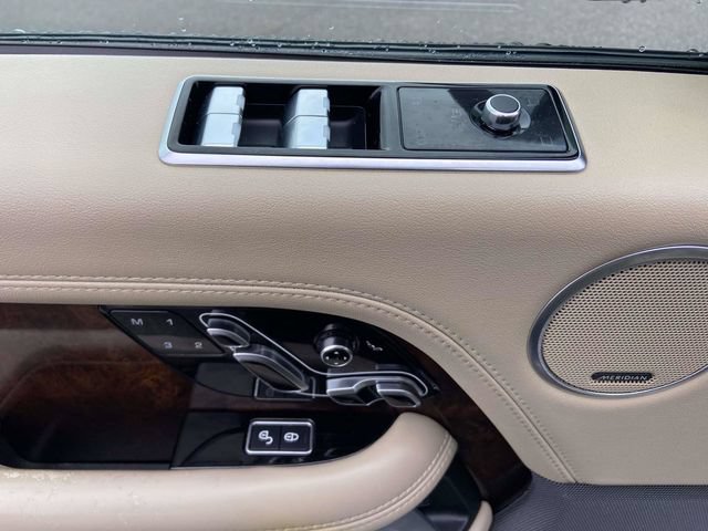Used 2019 Land Rover Range Rover Supercharged AWD/4WD image 17