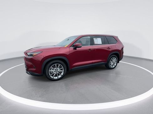 Used 2025 Toyota Grand Highlander AWD image 4