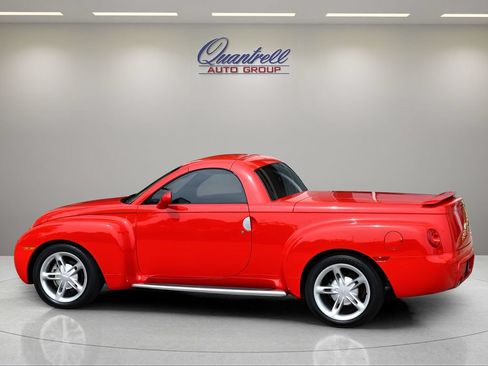 Used 2004 Chevrolet SSR w/ Preferred Equipment Group RWD image 7