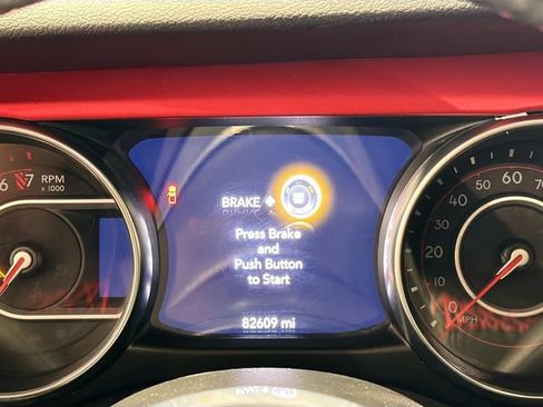 Used 2021 Jeep Gladiator Rubicon AWD/4WD image 12
