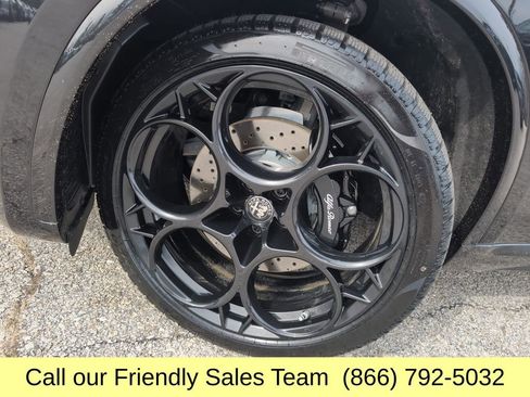 Used 2024 Alfa Romeo Stelvio Quadrifoglio image 30