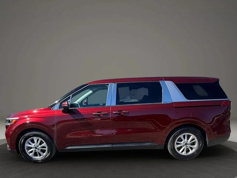 Used 2023 Kia Carnival LX FWD image 8