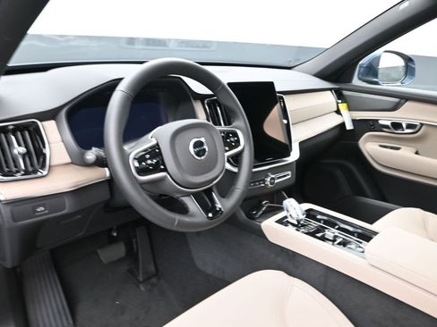 New 2026 Volvo XC90 B6 Plus w/ Protection Package Premier image 7