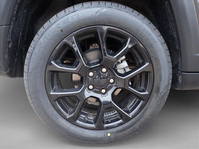 Used 2023 Jeep Compass Latitude w/ Convenience Group AWD/4WD image 7