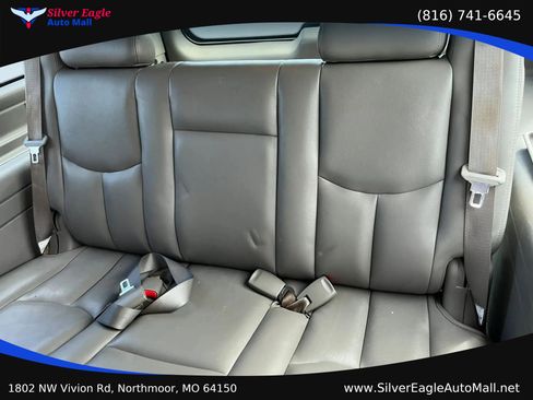 Used 2004 Chevrolet Suburban Z71 w/ Preferred Equipment Group AWD/4WD image 10