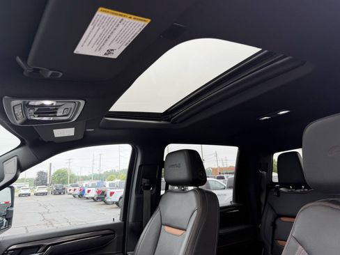 Used 2025 GMC Sierra 3500 AT4 w/ AT4 Premium Plus Package AWD/4WD image 14