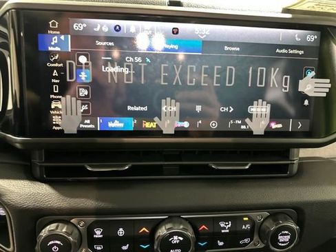 New 2025 Jeep Gladiator Willys image 16