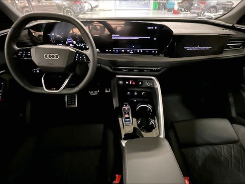 New 2025 Audi SQ5 Prestige image 5