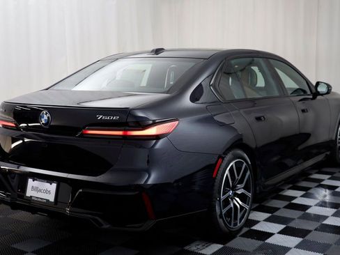 Used 2025 BMW 750e xDrive w/ Executive Package image 20