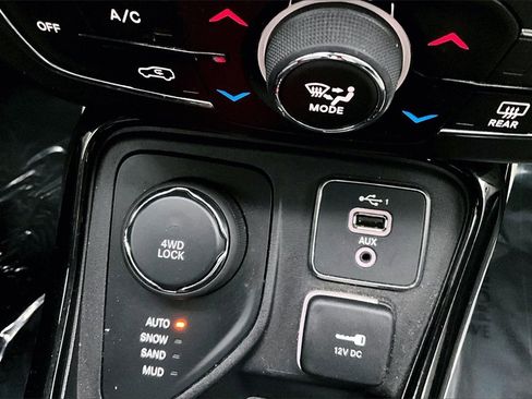 Used 2021 Jeep Compass Limited w/ Sun and Sound Group image 16