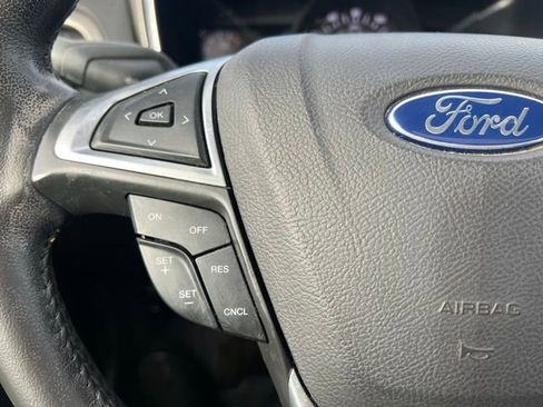 Used 2016 Ford Fusion SE w/ Equipment Group 202A image 9