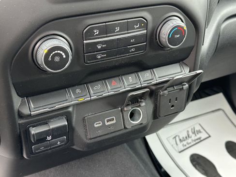 Used 2022 Chevrolet Silverado 1500 Custom image 15