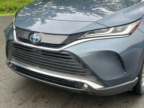 Certified 2023 Toyota Venza Limited AWD/4WD image 10