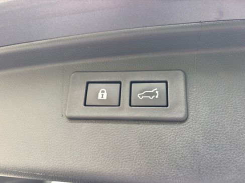 Used 2023 Subaru Outback Premium AWD/4WD image 12