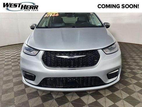 Used 2023 Chrysler Pacifica Limited FWD image 51