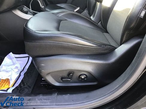 Used 2018 Jeep Compass Latitude w/ Cold Weather Group image 28