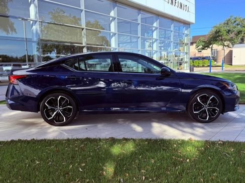 Used 2024 Nissan Altima 2.5 SR FWD image 5
