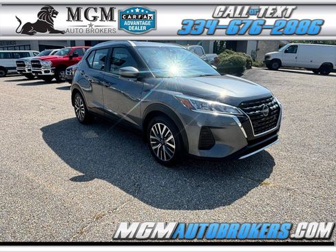 Used 2023 Nissan Kicks SV FWD image 1
