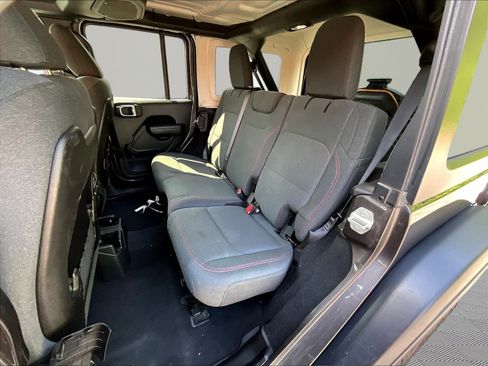 Used 2024 Jeep Wrangler Unlimited Rubicon AWD/4WD image 22