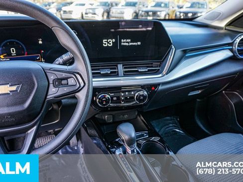 Used 2024 Chevrolet Trax LT image 32