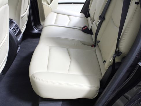 Used 2018 Cadillac XT5 Luxury w/ Driver Awareness Package image 14