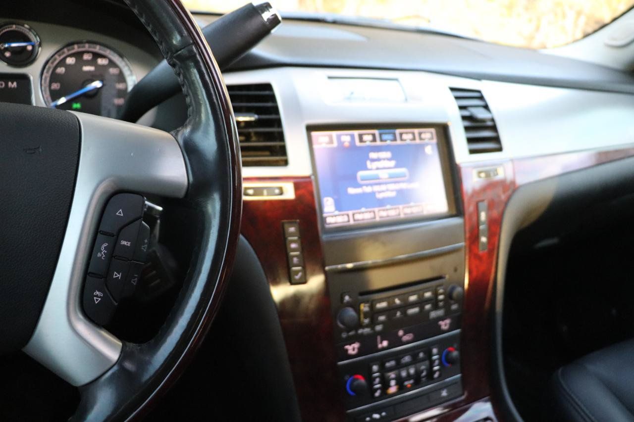 Used 2014 Cadillac Escalade ESV Premium AWD/4WD image 13