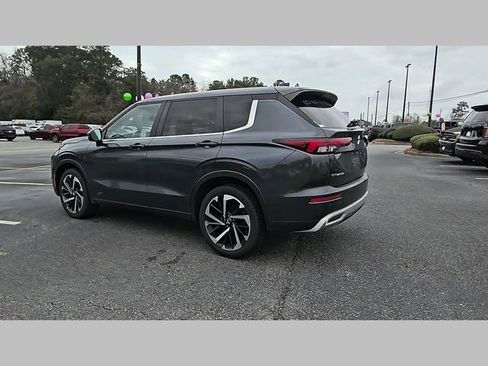 Used 2024 Mitsubishi Outlander SE image 25