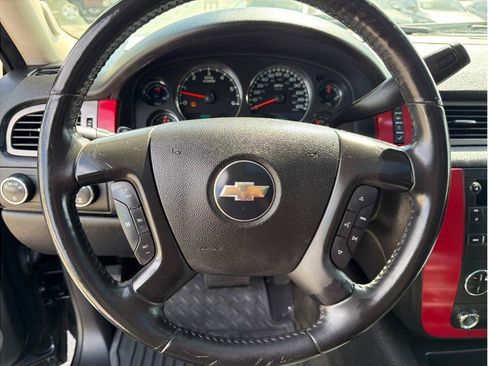 Used 2008 Chevrolet Avalanche LT w/ Convenience Package #1 AWD/4WD image 8