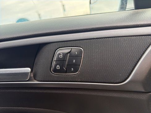 Used 2013 Ford Fusion Titanium image 22