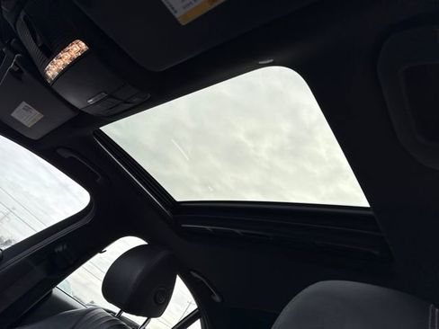 Used 2019 Mercedes-Benz E 300 4MATIC image 23