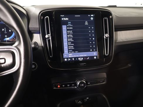Used 2024 Volvo XC40 B5 Ultimate w/ Protection Package Premier image 5