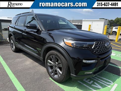 Used 2023 Ford Explorer XLT w/ Equipment Group 202A AWD/4WD image 1