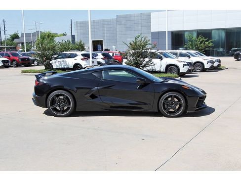 Used 2024 Chevrolet Corvette Stingray Preferred Cpe w/ Z51 Performance Package RWD image 6