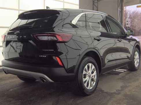 Used 2023 Ford Escape Active AWD/4WD image 3