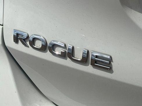 Used 2019 Nissan Rogue SV image 33