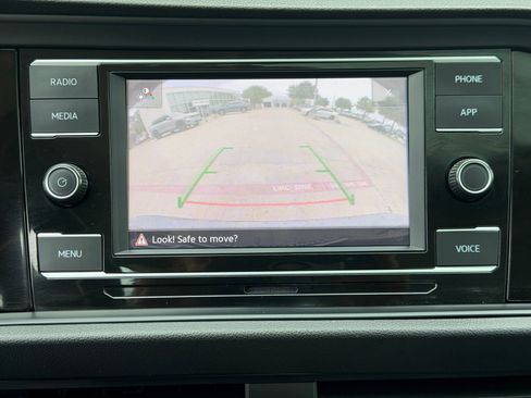 Certified 2024 Volkswagen Jetta SE FWD image 17
