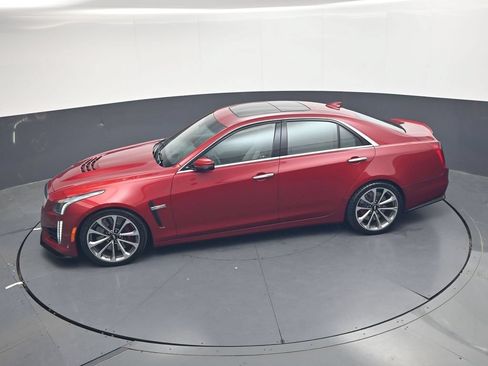 Used 2016 Cadillac CTS V w/ Luxury Package RWD image 40