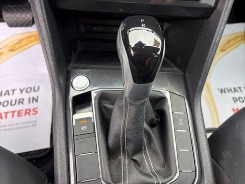 Certified 2023 Volkswagen Tiguan SE image 19