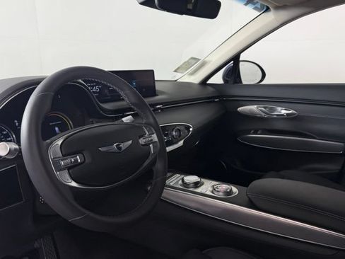 Used 2024 Genesis GV70 2.5T w/ Select Package AWD/4WD image 4