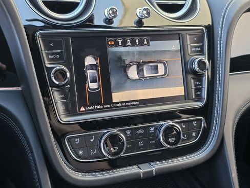 Used 2017 Bentley Bentayga image 15