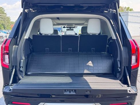 Used 2025 Ford Expedition Platinum w/ Platinum Ultimate Package AWD/4WD image 46