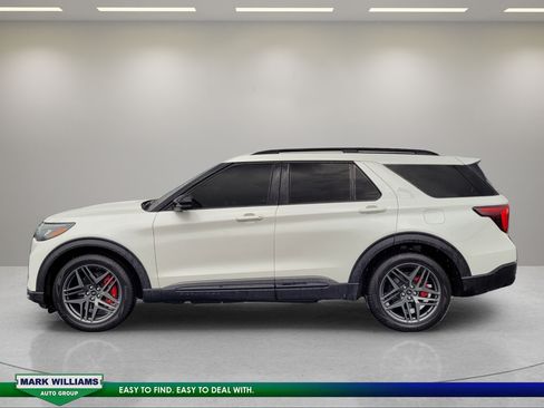 Used 2025 Ford Explorer ST AWD/4WD image 7