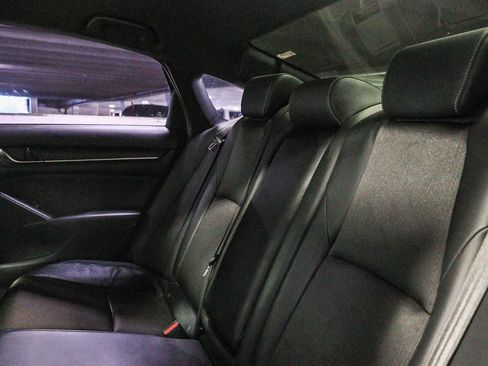 Used 2018 Honda Accord Sport image 19
