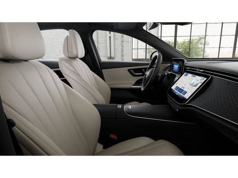New 2026 Mercedes-Benz E 350 4MATIC Sedan image 4